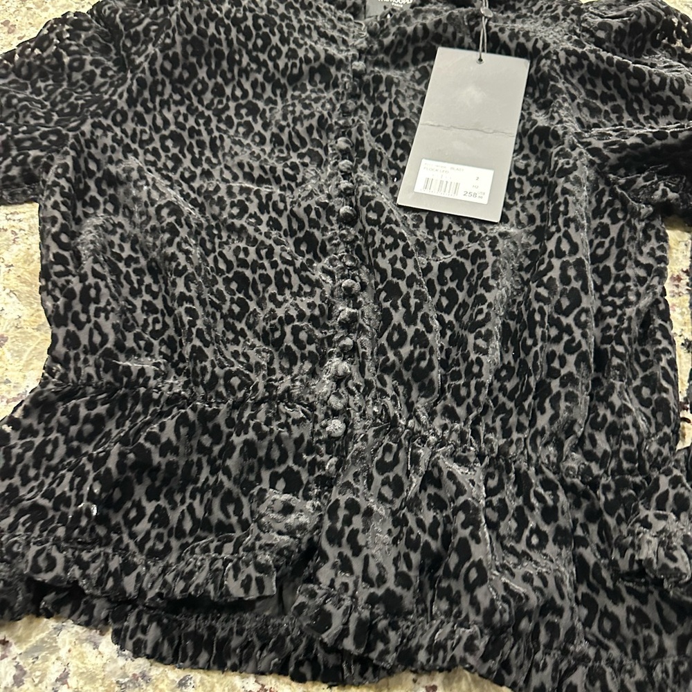 Chic Leopard Print Blouse